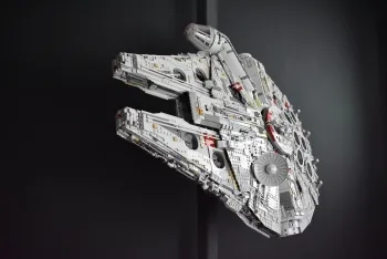 FalconHolder® die Halterung für deinen LEGO Millennium Falcon Star Wars Set 75192