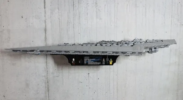 FiguHolder UCS die Halterung für dein LEGO Super Star Destroyer™ Star Wars Set 10221