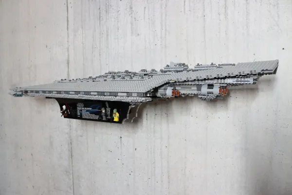 FiguHolder UCS die Halterung für dein LEGO Super Star Destroyer™ Star Wars Set 10221