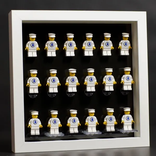 18er Inlay für IKEA RIBBA Rahmen 23 x 23 designed für LEGO® minifiguren Platz für 18 Figuren
