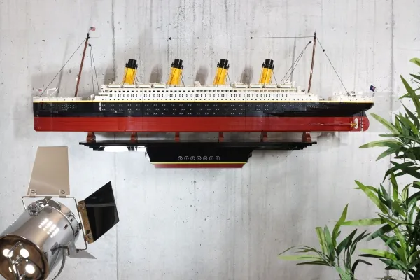 TitanicHolder die Halterung für dein LEGO® Titanic Modell 10294